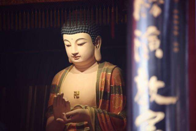 阿弥陀佛——广度无边众生，成就无量庄严功德